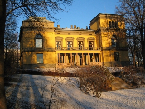 GAMMELT BILDE. Akademiets hus