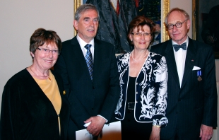 Jostein Walle, nummer to fra venstre, er den første vinneren av Akademiets nyopprettede lærerpris.