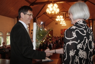 Tora Aasland overrakte Holmboeprisen til Odd Heir. Foto: Heiko Junge