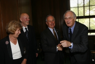 The names of the first Kavli Prize Laureates were announced in Oslo and New York simultaneously May 28, 2008. The announcement was part of the opening of the World Science Festival at Columbia University. Present in New York: Reidun Sirevåg, Secretary General of the Norwegian Academy of Science and Letters, Fred Kavli, Michael Blomberg, Mayor of New York and the actor Alan Alda.