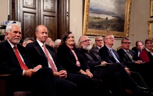 Birkelandforelesningen 2012: Fra venstre: Jan A. Holtet, leder av Birkelandkomiteen, Jørgen Ole Haslestad, konserndirektør i Yara, Birkelandforeleser Patricia Reiff, Nils Chr. Stenseth, preses i Det Norske Videnskaps-Akademi, Truls Norby, professor ved Universitetet i Oslo, og Øivind Andersen, Akademiets generalsekretær. Foto: Eirik Furu Baardsen