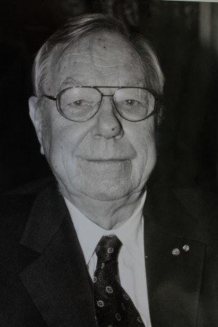 Professor Arnt Eliassen