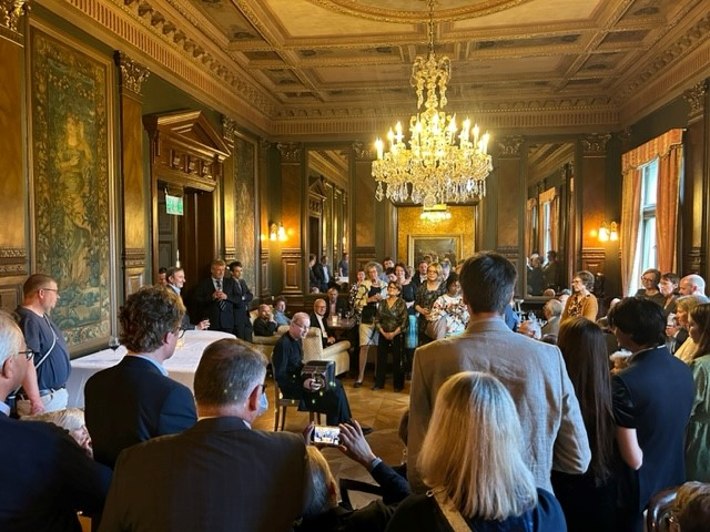 Publikum lytter til musikk av Glorvigen