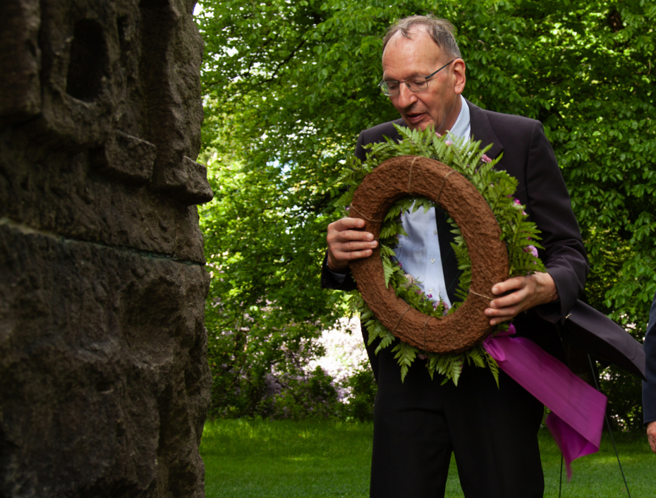 Wreath-laying ceremony at the Abel monument 2026. Photo: Eirik Furu Baardsen
